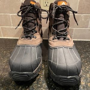 ozark trail eagle 09 thinsulate insulation waterproof size 12 boot. 
Pre owned